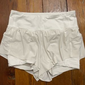 Lululemon white shorts with built in shorts sz 4